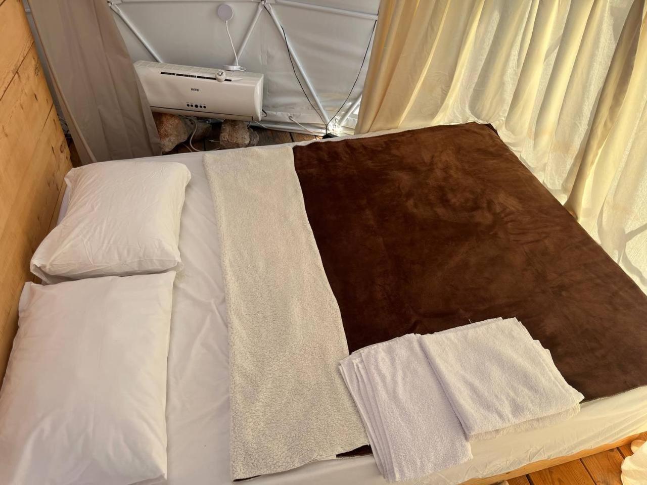 Hotel Glamping Rose à Radovici Extérieur photo